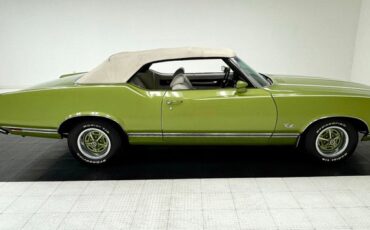 Oldsmobile-Cutlass-supreme-1971-Lime-White-11