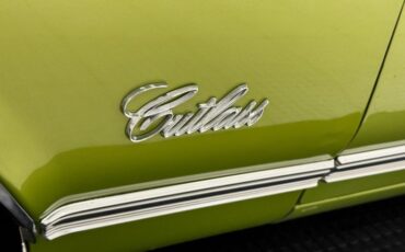 Oldsmobile-Cutlass-supreme-1971-Lime-White-17