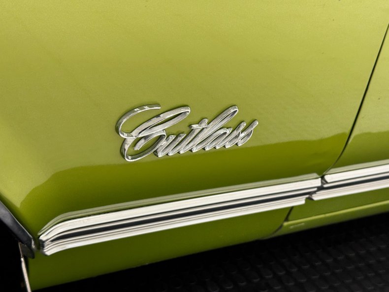 Oldsmobile-Cutlass-supreme-1971-Lime-White-17