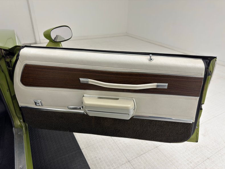 Oldsmobile-Cutlass-supreme-1971-Lime-White-33