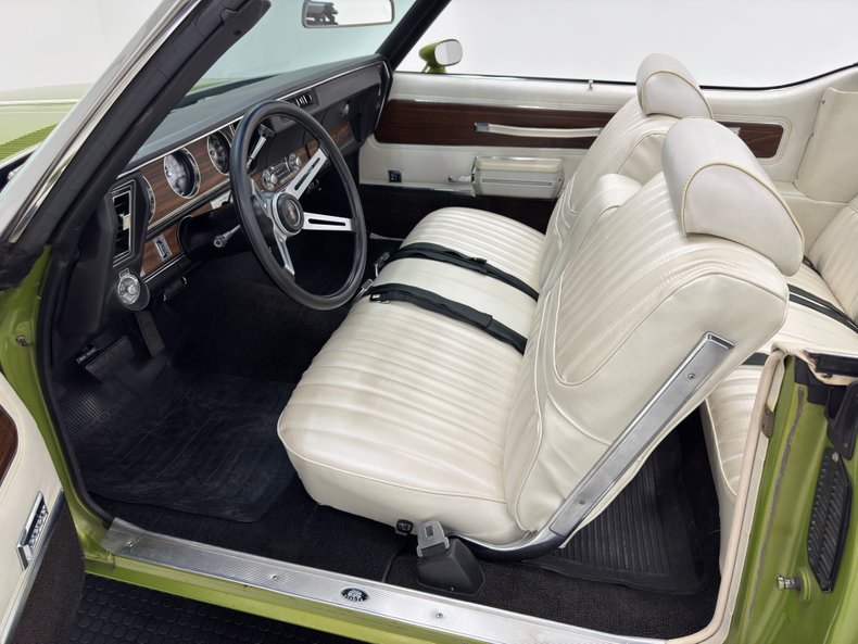 Oldsmobile-Cutlass-supreme-1971-Lime-White-35