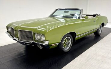 Oldsmobile-Cutlass-supreme-1971-Lime-White