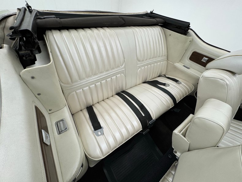 Oldsmobile-Cutlass-supreme-1971-Lime-White-38