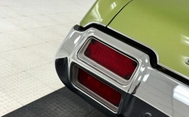 Oldsmobile-Cutlass-supreme-1971-Lime-White-48