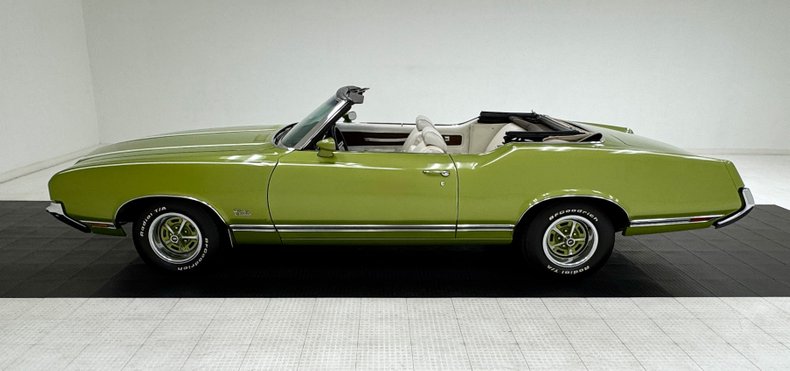 Oldsmobile-Cutlass-supreme-1971-Lime-White-6