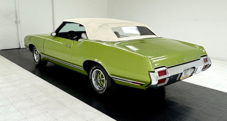 Oldsmobile-Cutlass-supreme-1971-Lime-White-7