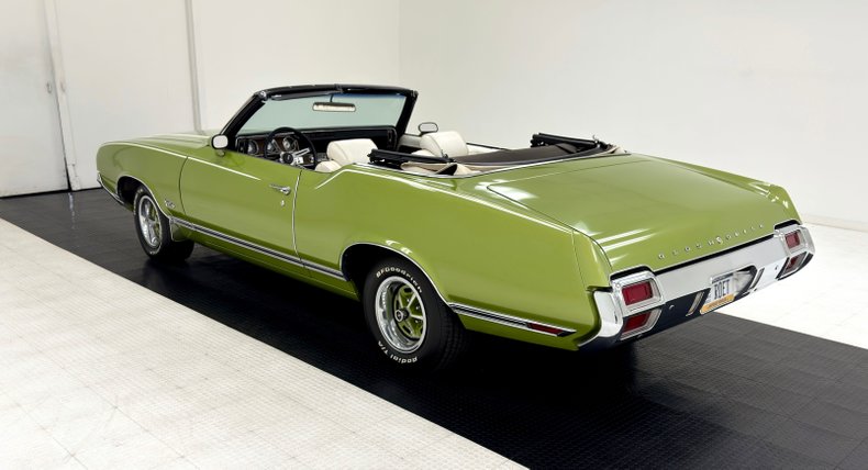 Oldsmobile-Cutlass-supreme-1971-Lime-White-8