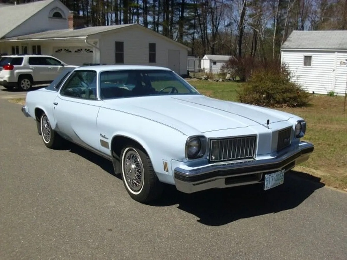 Oldsmobile-Cutlass-supreme-1975-Blue-Blue-11