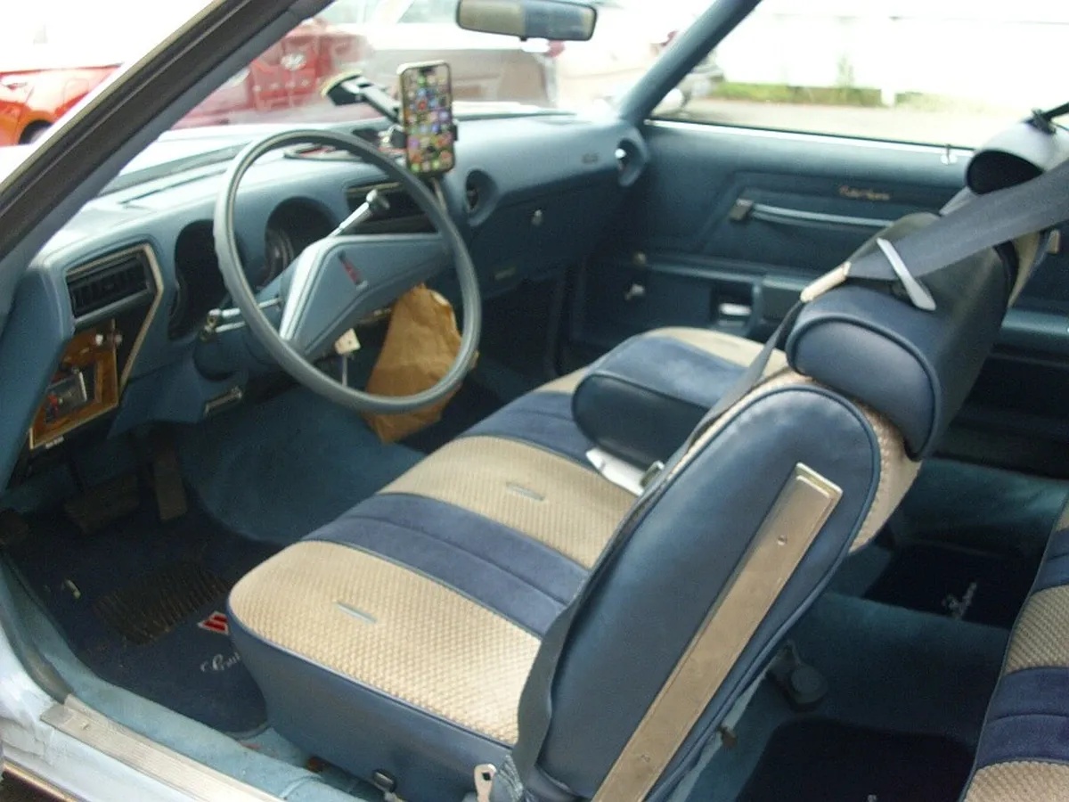 Oldsmobile-Cutlass-supreme-1975-Blue-Blue-3