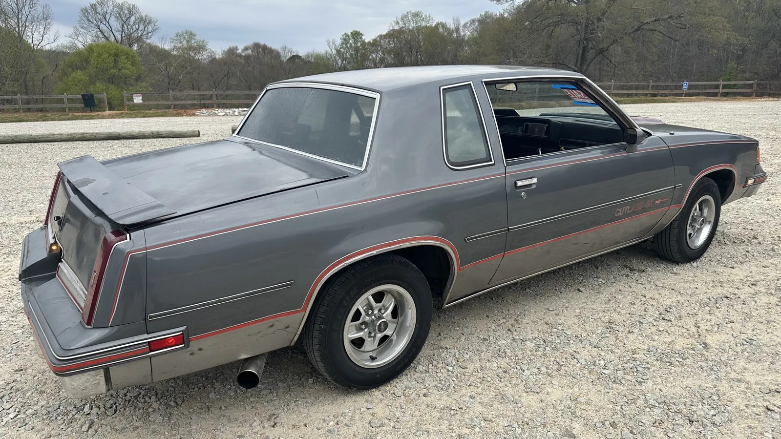 Oldsmobile-Cutlass-supreme-1988-Grey-Burgundy-5