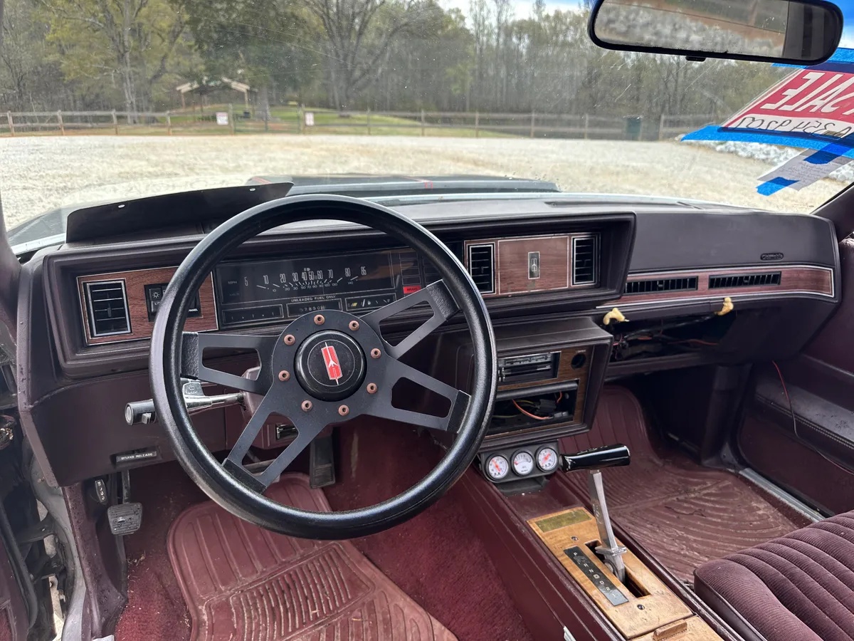Oldsmobile-Cutlass-supreme-1988-Grey-Burgundy-6