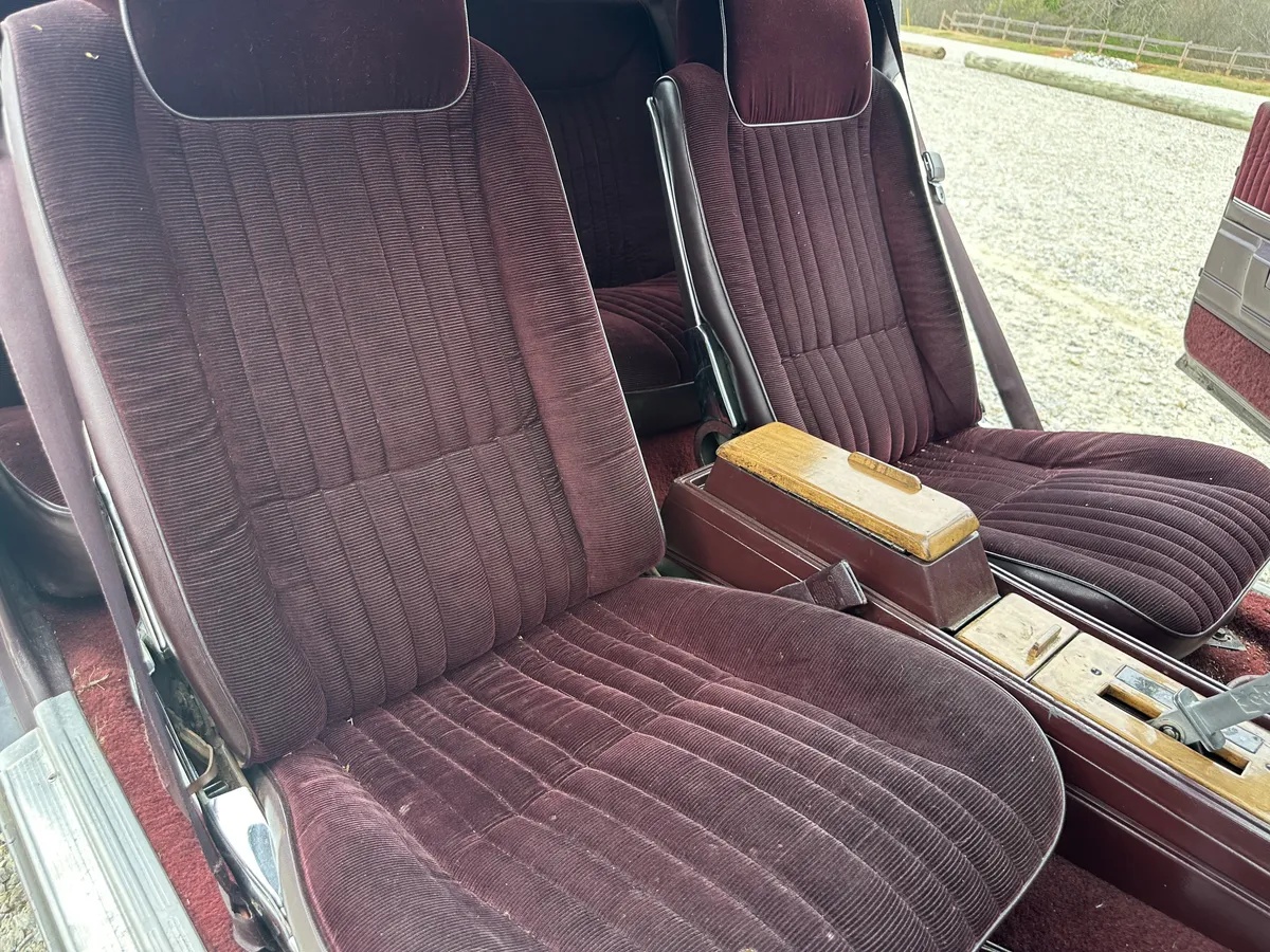 Oldsmobile-Cutlass-supreme-1988-Grey-Burgundy-7