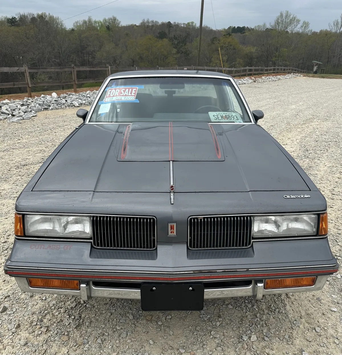 Oldsmobile-Cutlass-supreme-1988-Grey-Burgundy