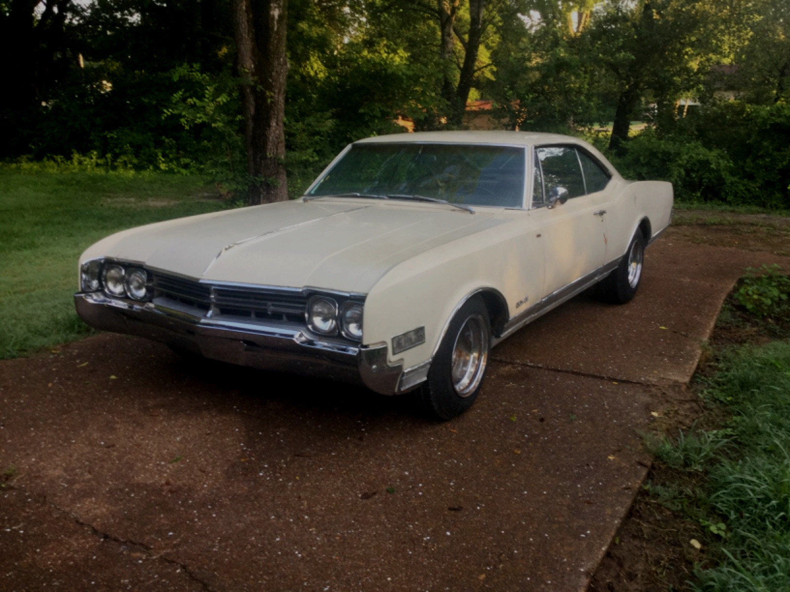 Oldsmobile-Delta-88-Holiday-Coupe-1966-Coupe-1