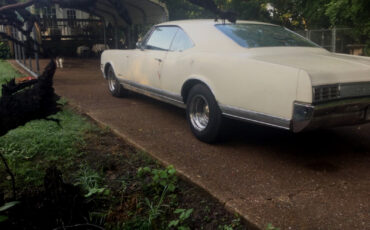 Oldsmobile-Delta-88-Holiday-Coupe-1966-Coupe-2