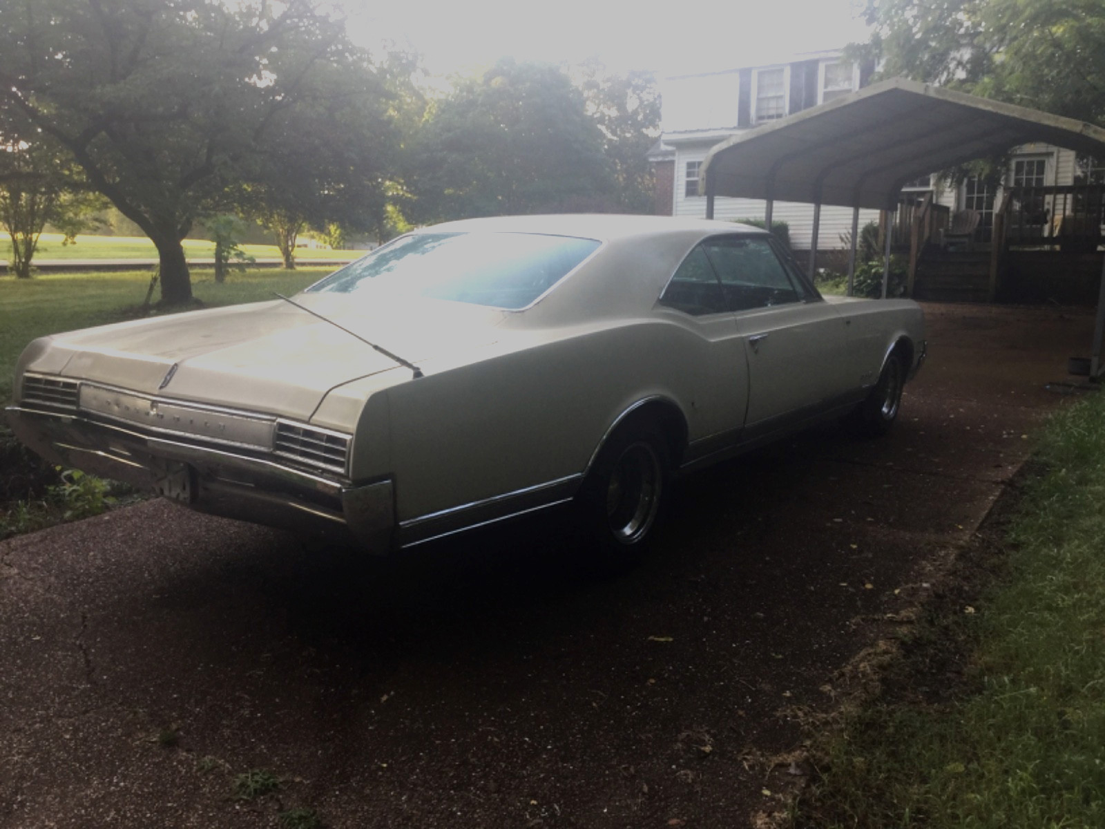 Oldsmobile-Delta-88-Holiday-Coupe-1966-Coupe-3