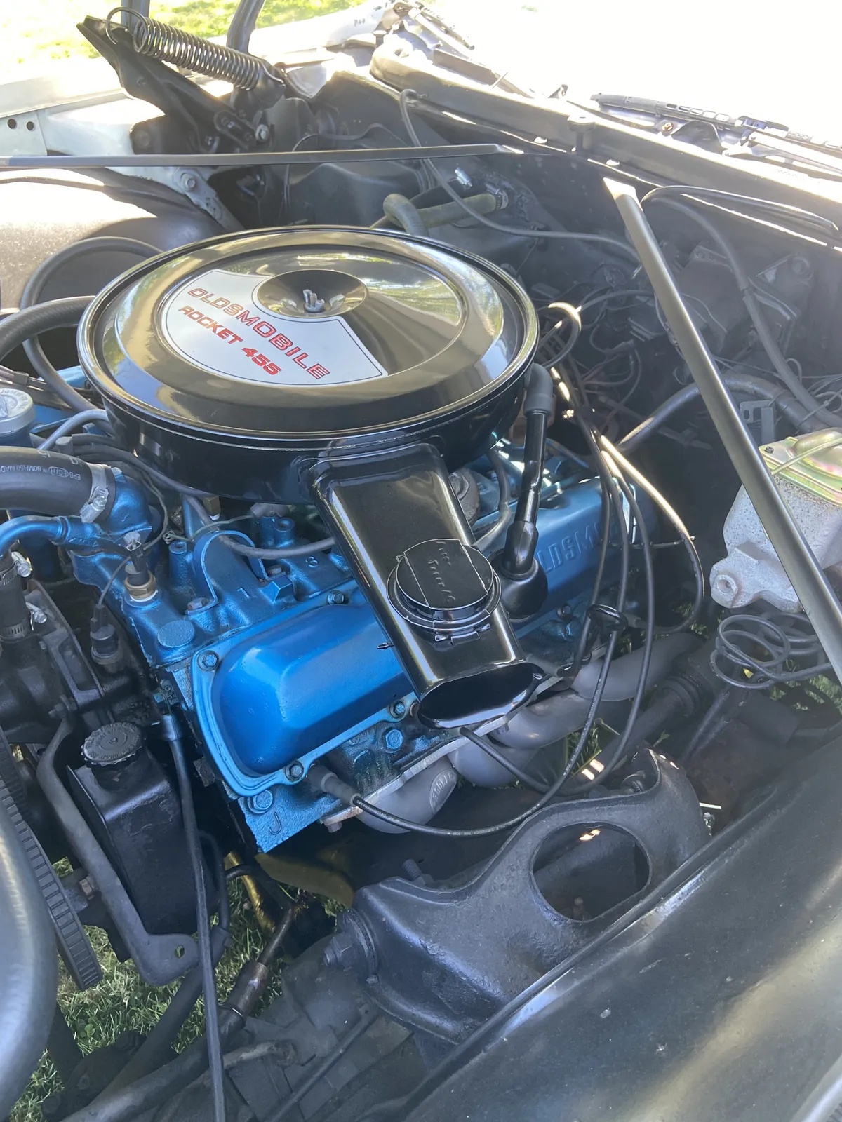 Oldsmobile-Delta-88-royale-1973-White-Cream-10