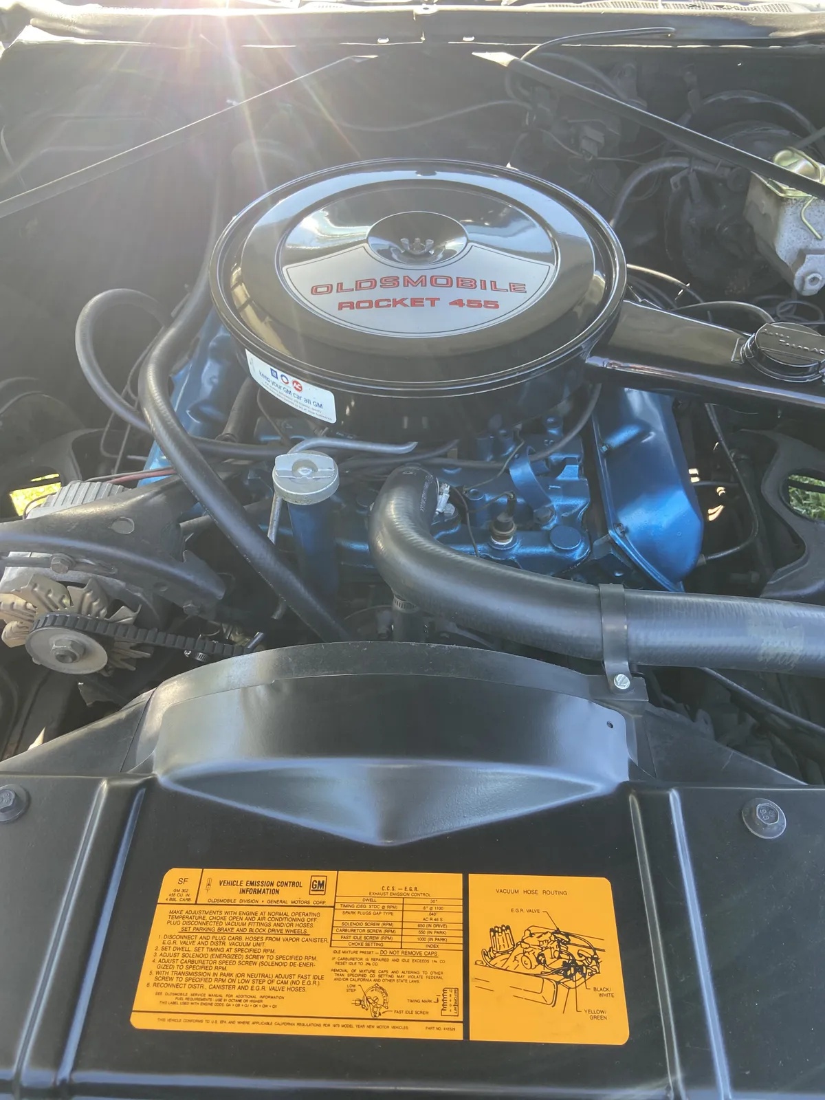 Oldsmobile-Delta-88-royale-1973-White-Cream-11