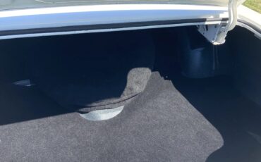 Oldsmobile-Delta-88-royale-1973-White-Cream-8