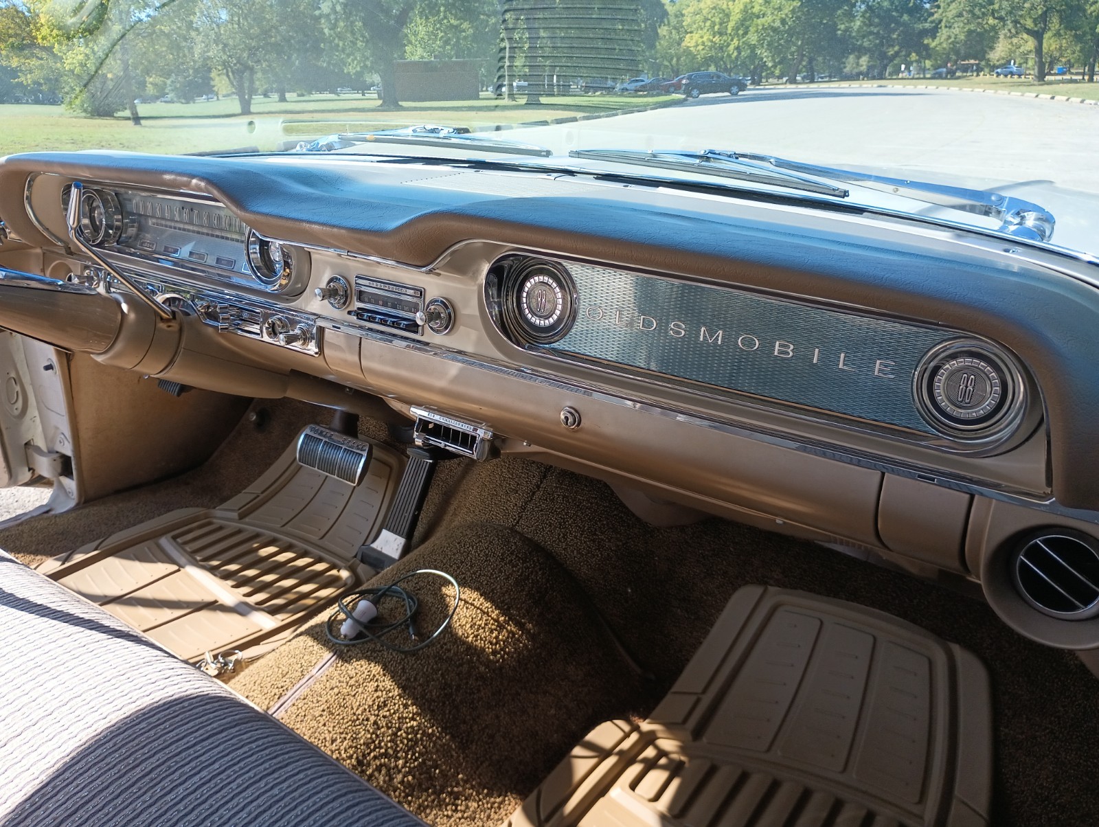 Oldsmobile-Dynamic-88-1960-Sedan-12