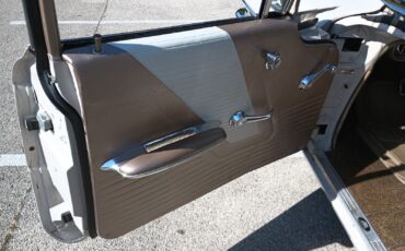 Oldsmobile-Dynamic-88-1960-Sedan-17