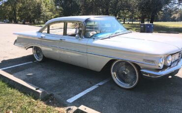 Oldsmobile-Dynamic-88-1960-Sedan-3