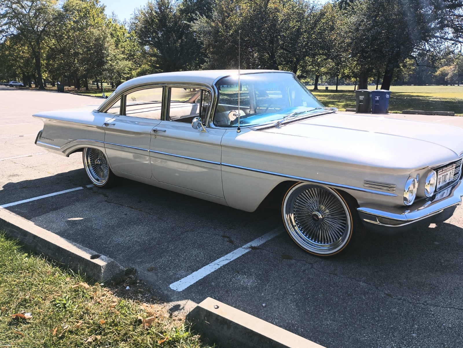 Oldsmobile-Dynamic-88-1960-Sedan-3