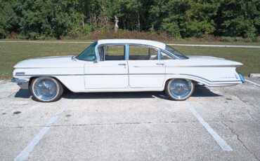 Oldsmobile-Dynamic-88-1960-Sedan