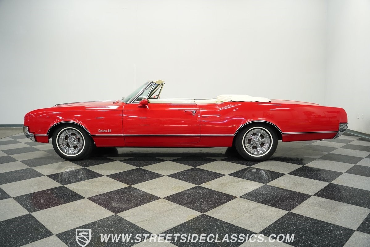 Oldsmobile-Eighty-Eight-1966-Convertible-2