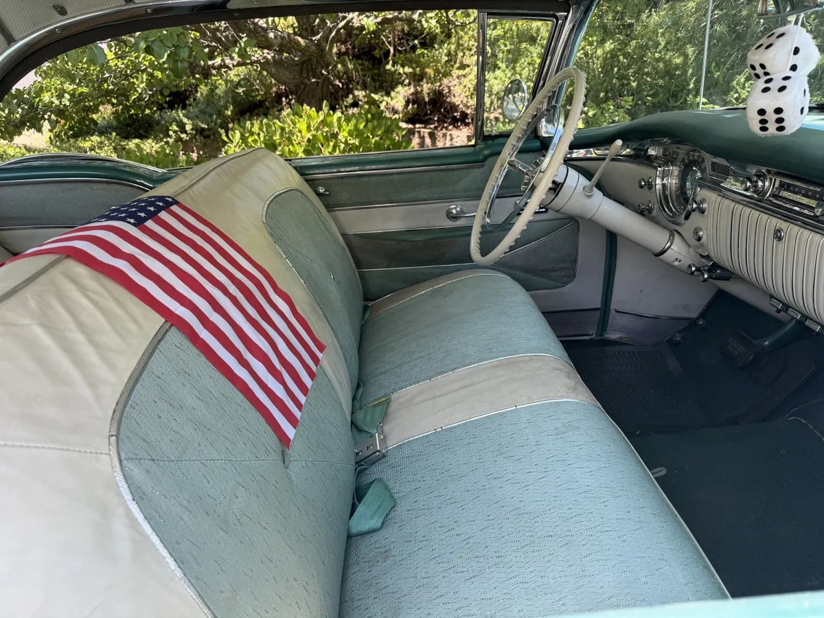 Oldsmobile-Holiday-1955-Two-Shades-Of-Green-Original-Color-Green-Also-Original-4