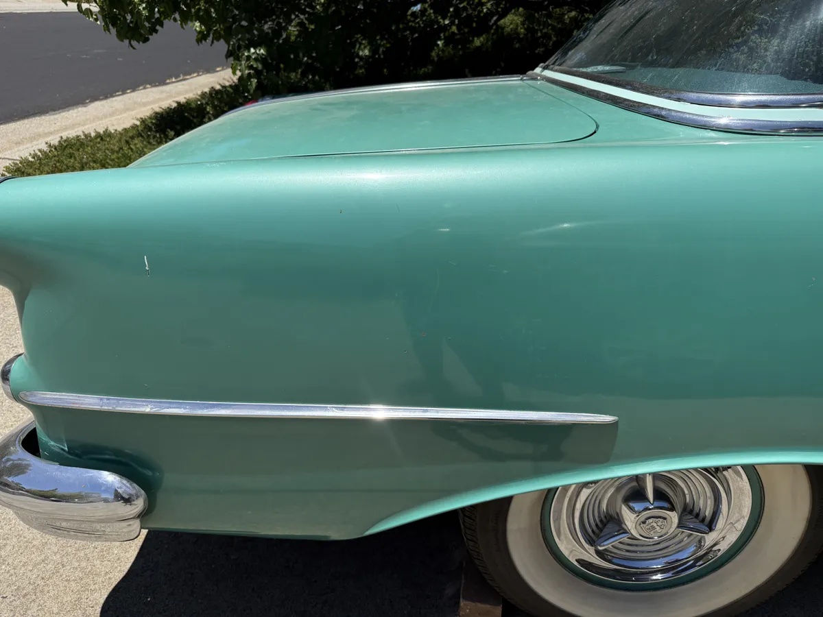 Oldsmobile-Holiday-1955-Two-Shades-Of-Green-Original-Color-Green-Also-Original-7