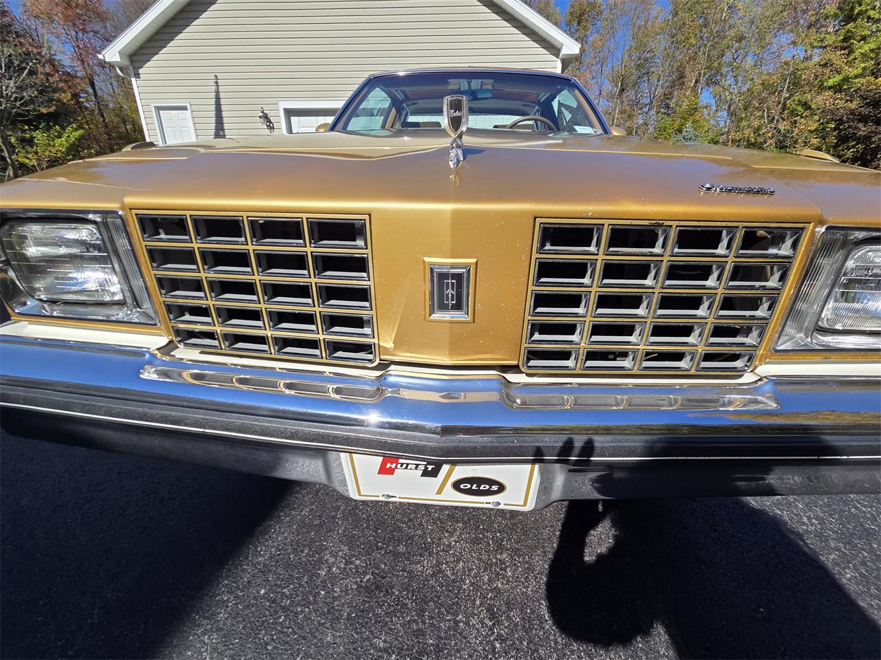 Oldsmobile-Hurst-1979-White-Gold-1