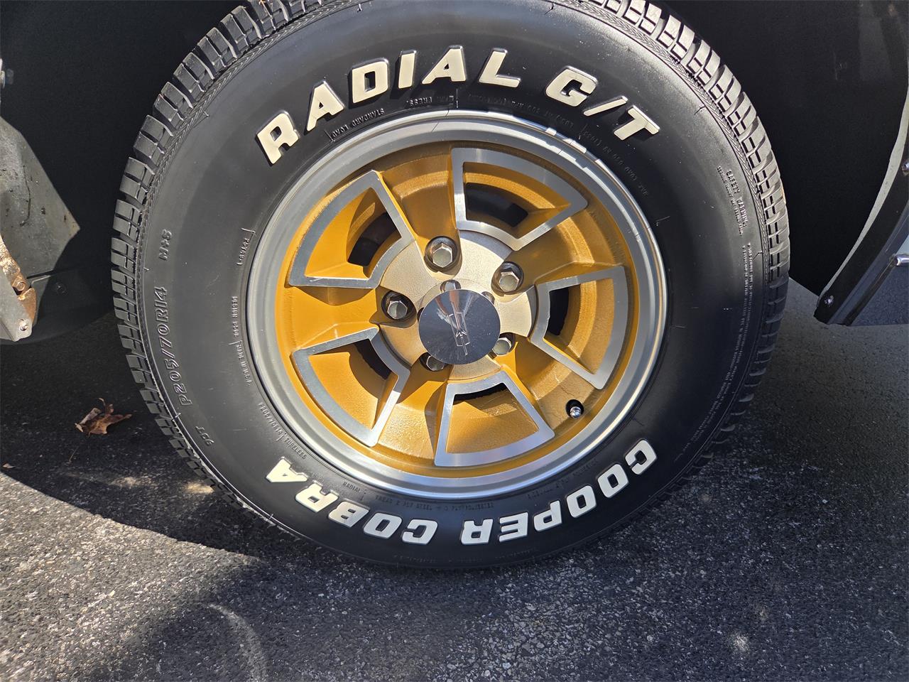 Oldsmobile-Hurst-1979-White-Gold-12