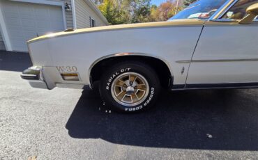 Oldsmobile-Hurst-1979-White-Gold-2