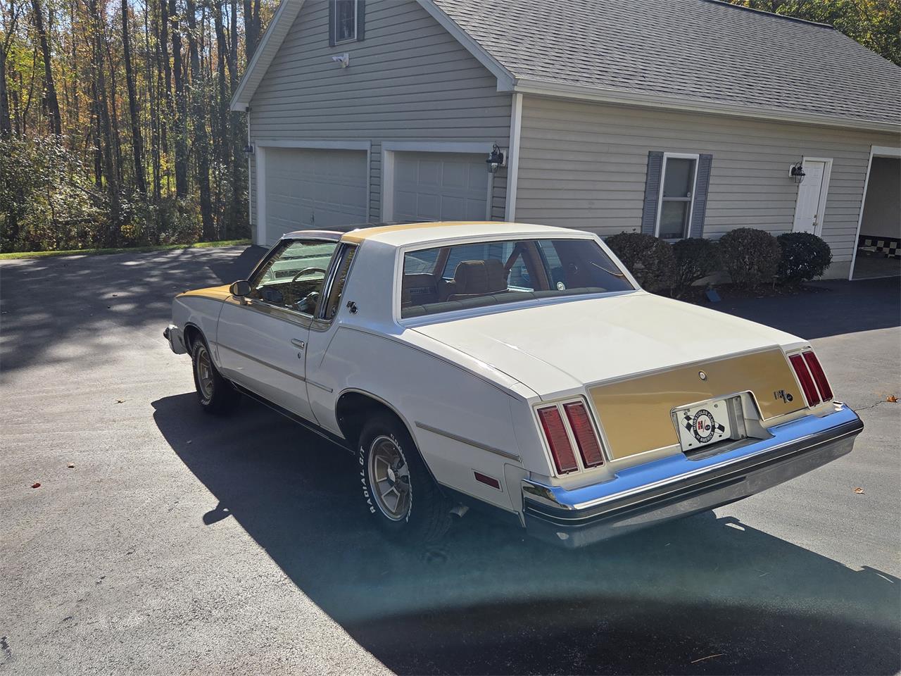 Oldsmobile-Hurst-1979-White-Gold-21