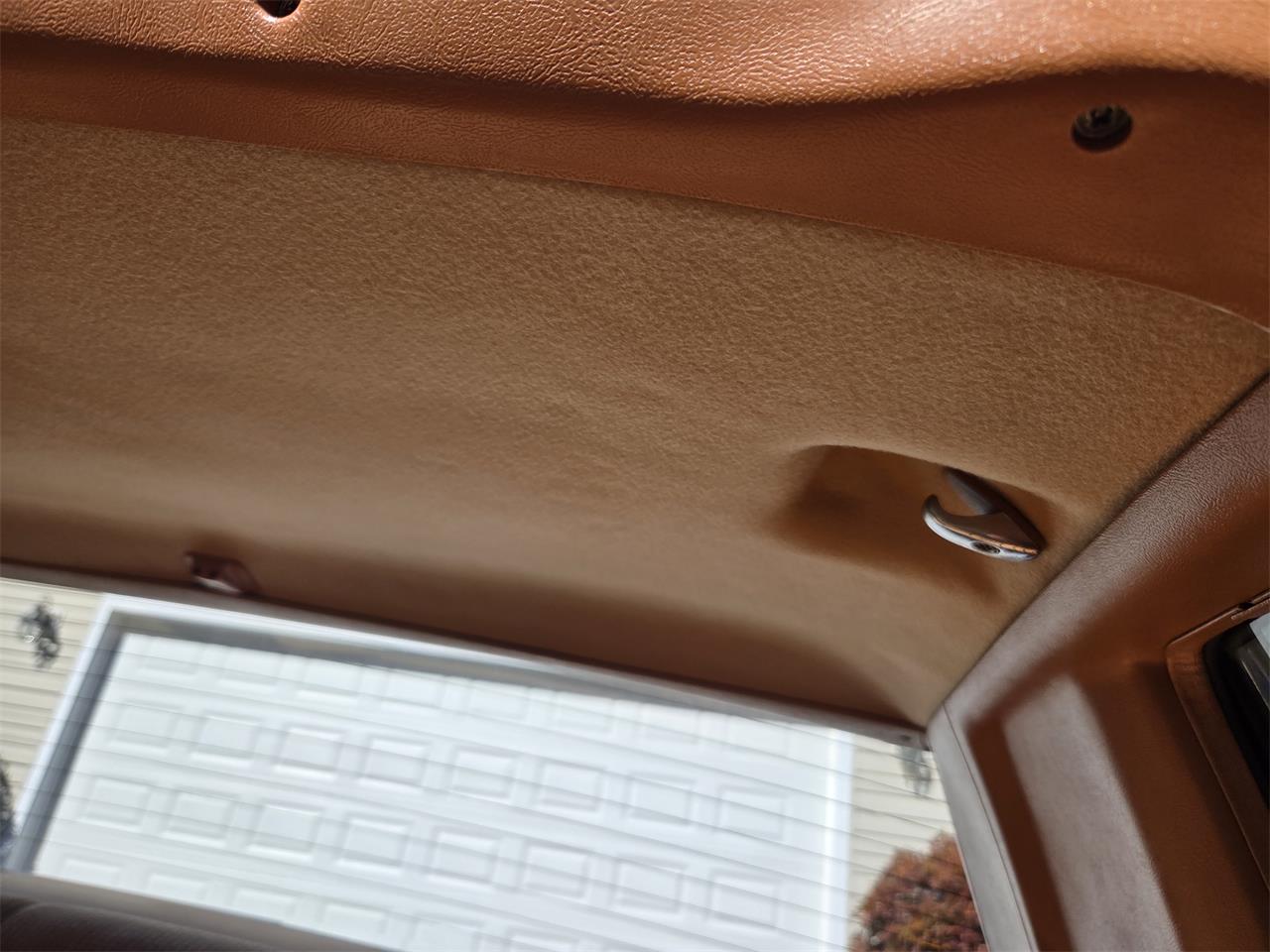 Oldsmobile-Hurst-1979-White-Gold-3