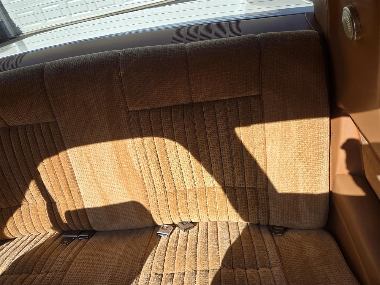 Oldsmobile-Hurst-1979-White-Gold-30