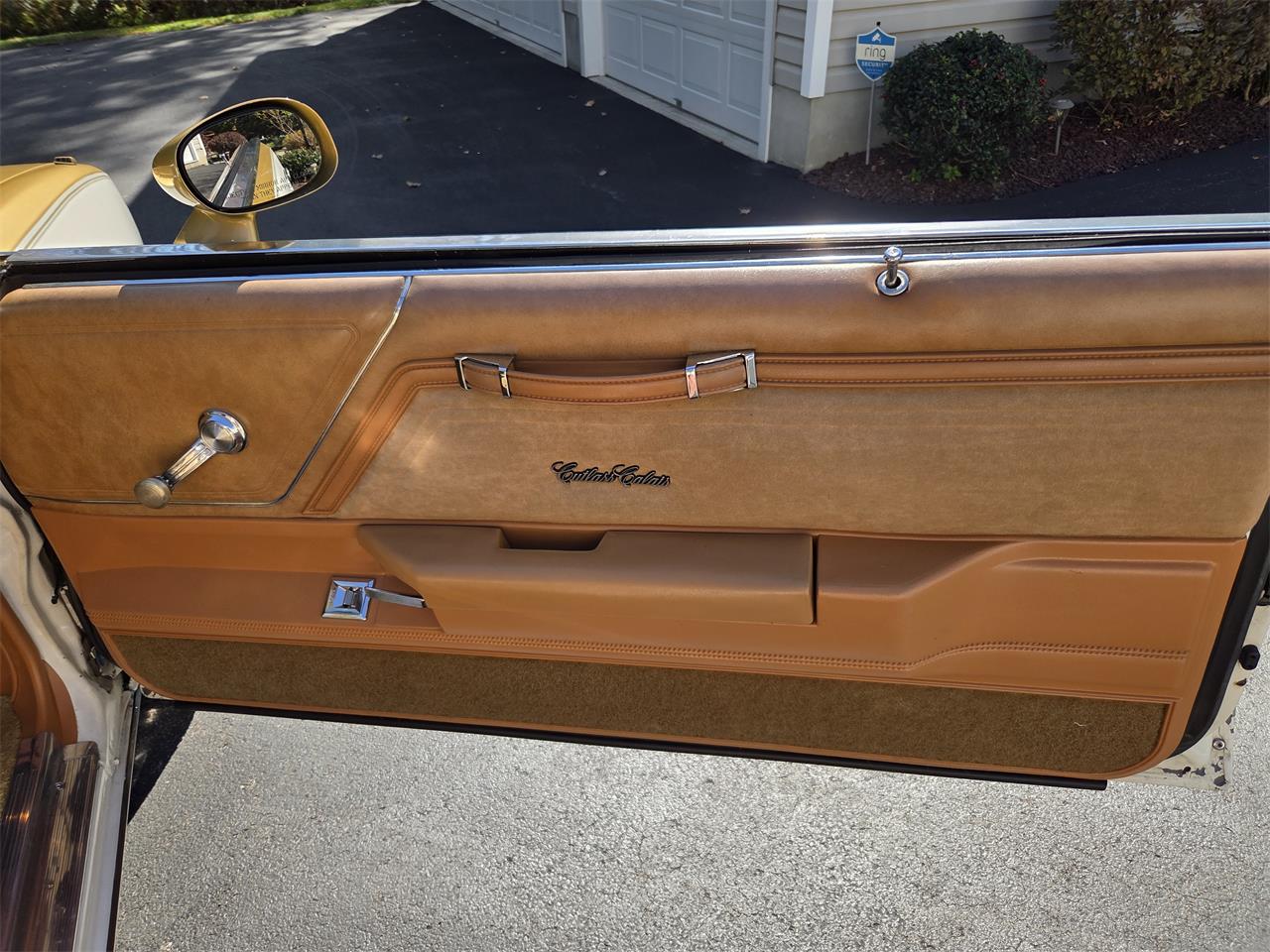 Oldsmobile-Hurst-1979-White-Gold-36