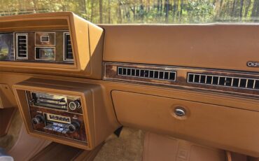 Oldsmobile-Hurst-1979-White-Gold-4