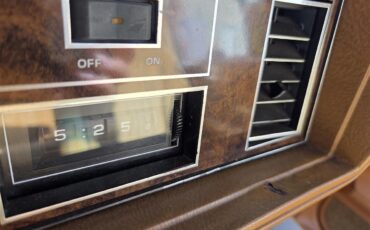 Oldsmobile-Hurst-1979-White-Gold-5