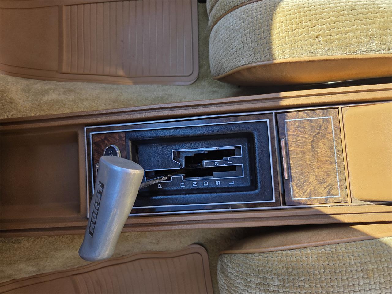 Oldsmobile-Hurst-1979-White-Gold-67