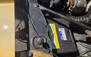 Oldsmobile-Hurst-1979-White-Gold-8