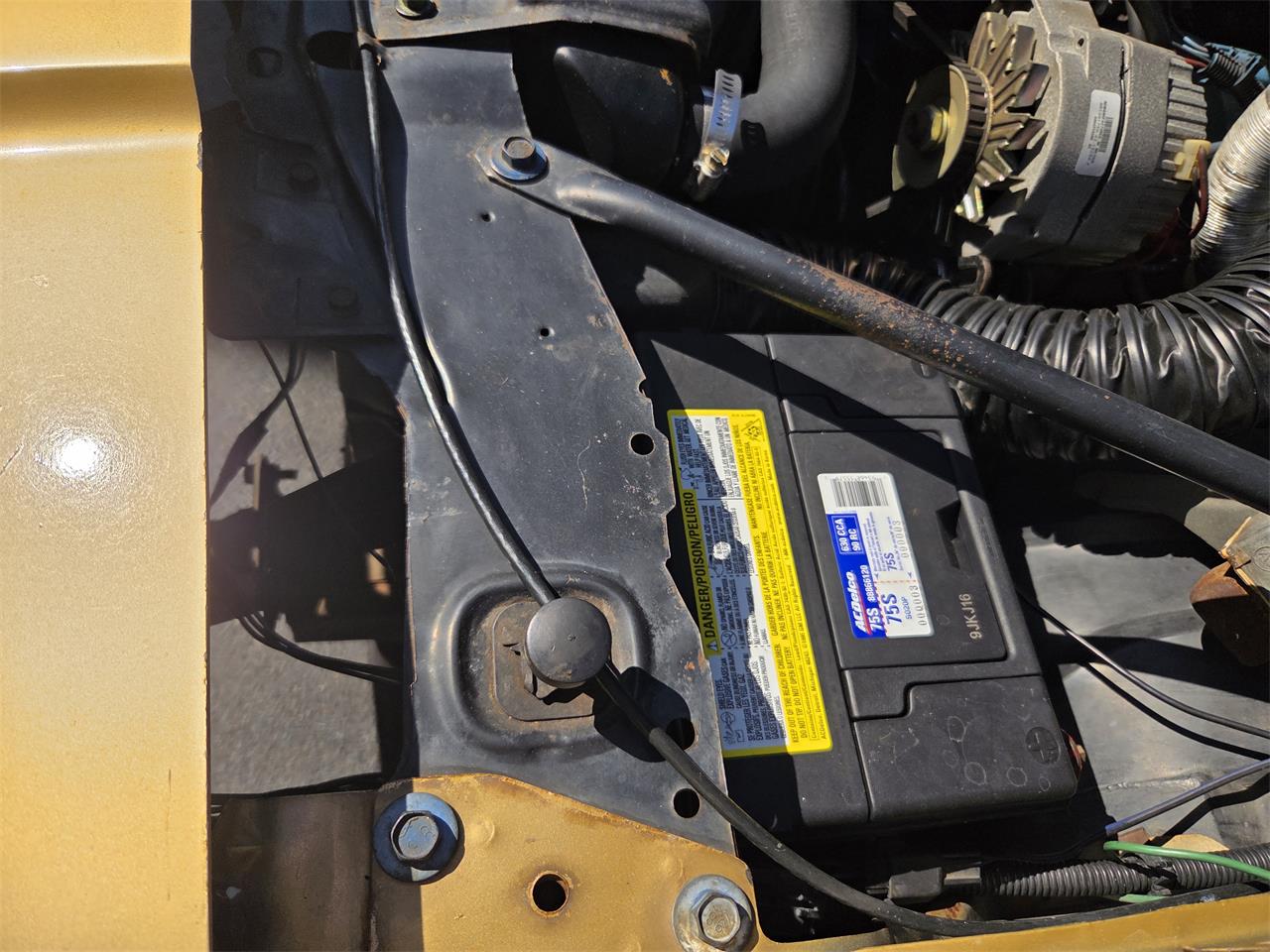 Oldsmobile-Hurst-1979-White-Gold-8