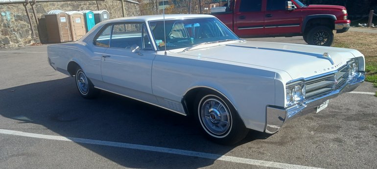 Oldsmobile-Jetstar-i-1965-White-Blue