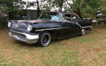 Oldsmobile-Ninety-Eight-1957-Sedan