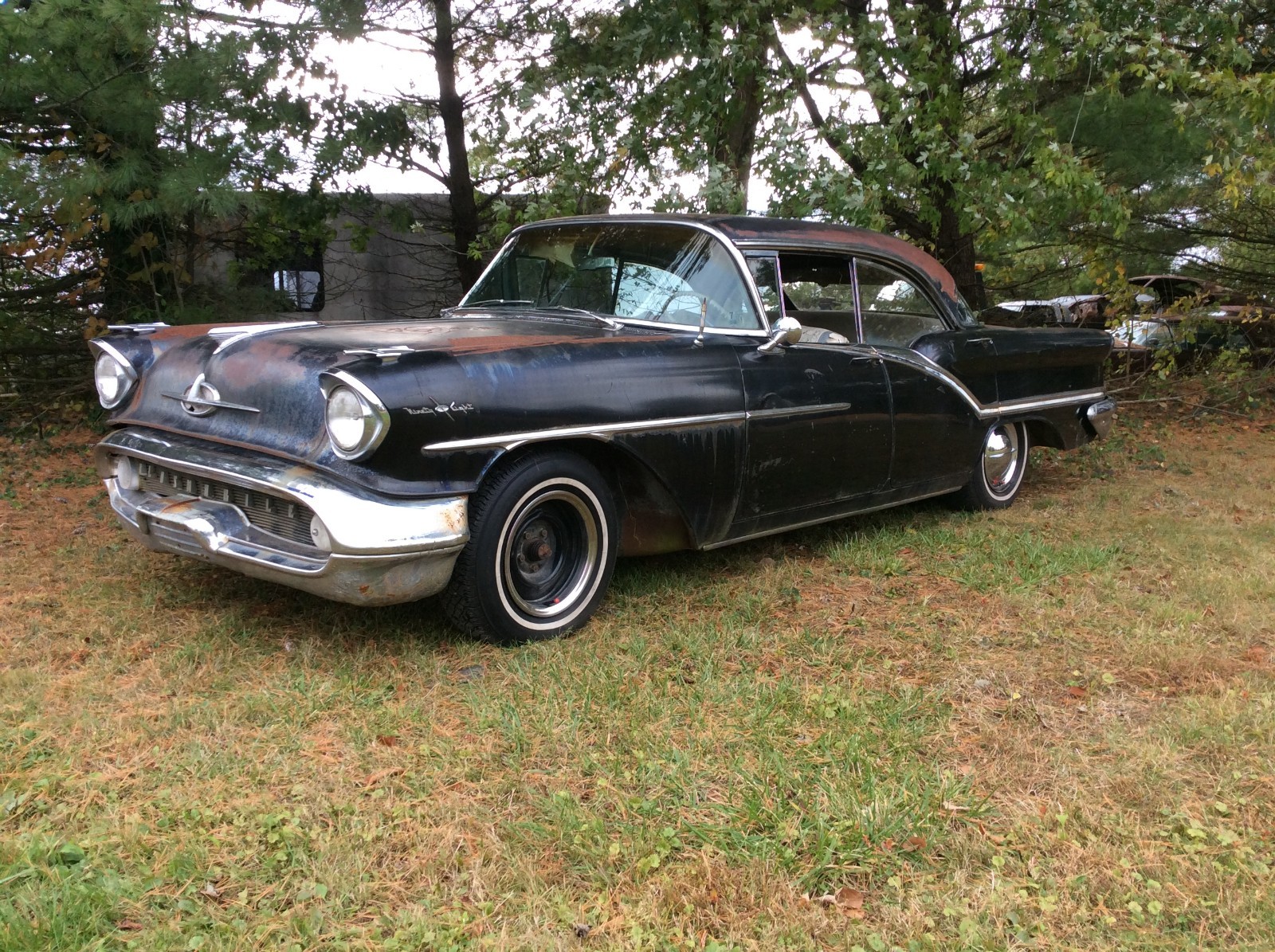 Oldsmobile-Ninety-Eight-1957-Sedan