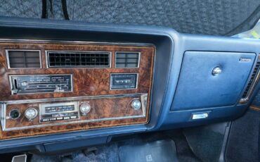 Oldsmobile-Ninety-Eight-1980-Sedan-12