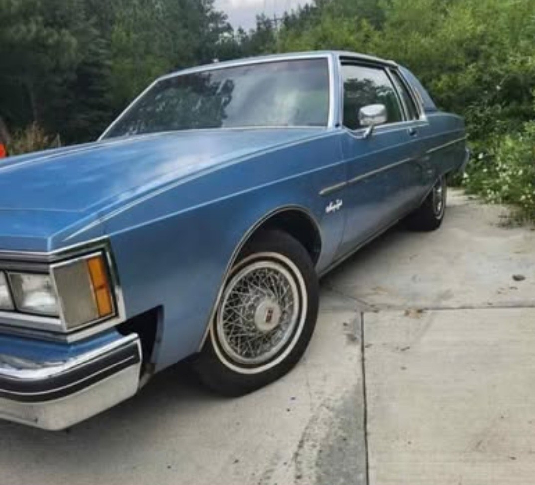 Oldsmobile-Ninety-Eight-1980-Sedan-3