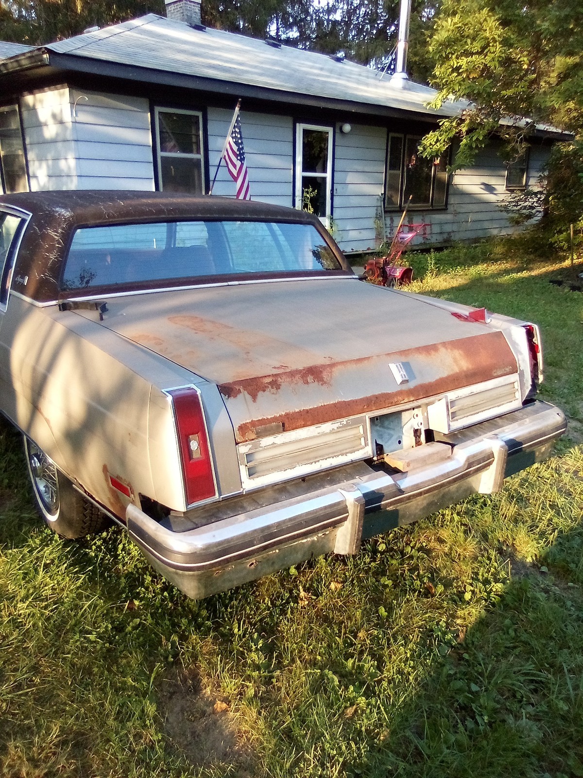 Oldsmobile-Ninety-Eight-1983-3
