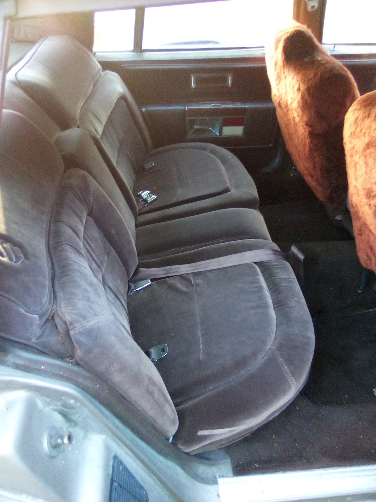 Oldsmobile-Ninety-Eight-1983-6